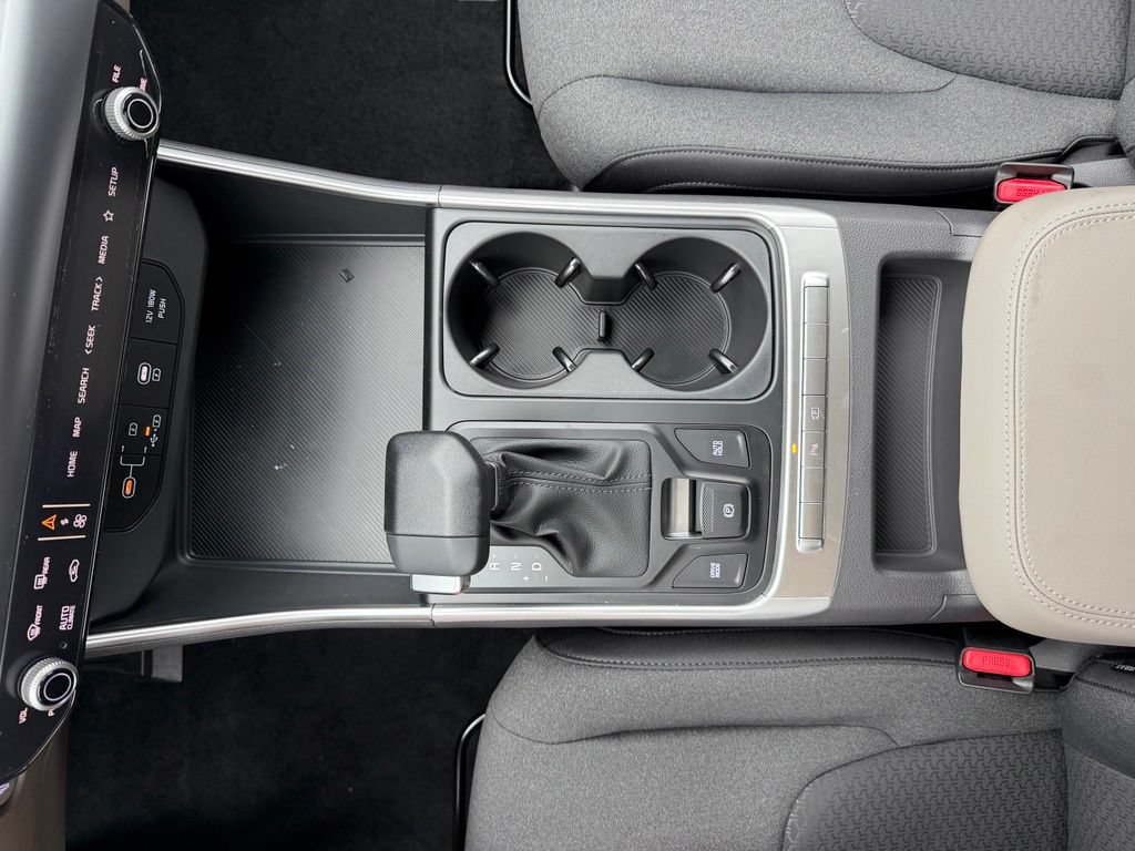 New 2026 Kia Carnival LX FWD image 23