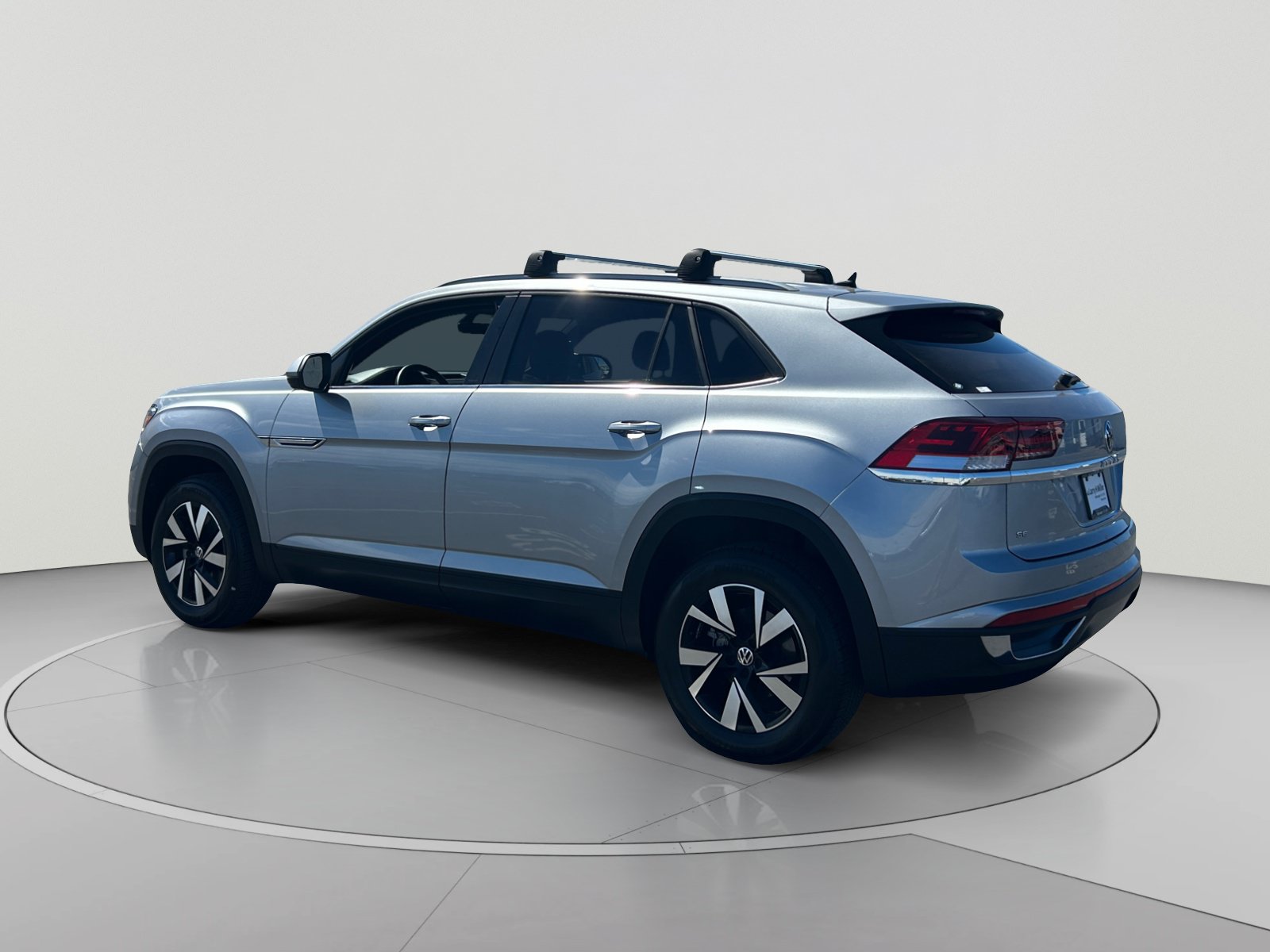 Certified 2022 Volkswagen Atlas Cross Sport SE AWD/4WD image 3