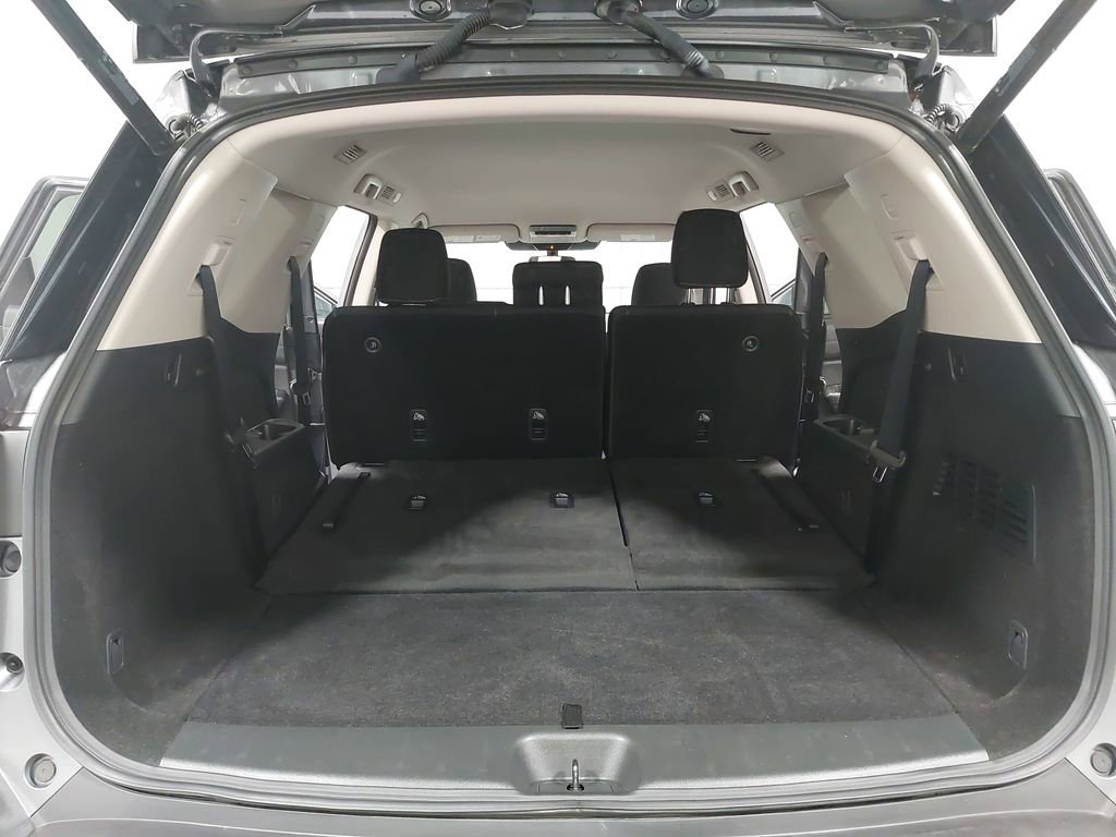 Used 2025 Nissan Pathfinder SV image 14