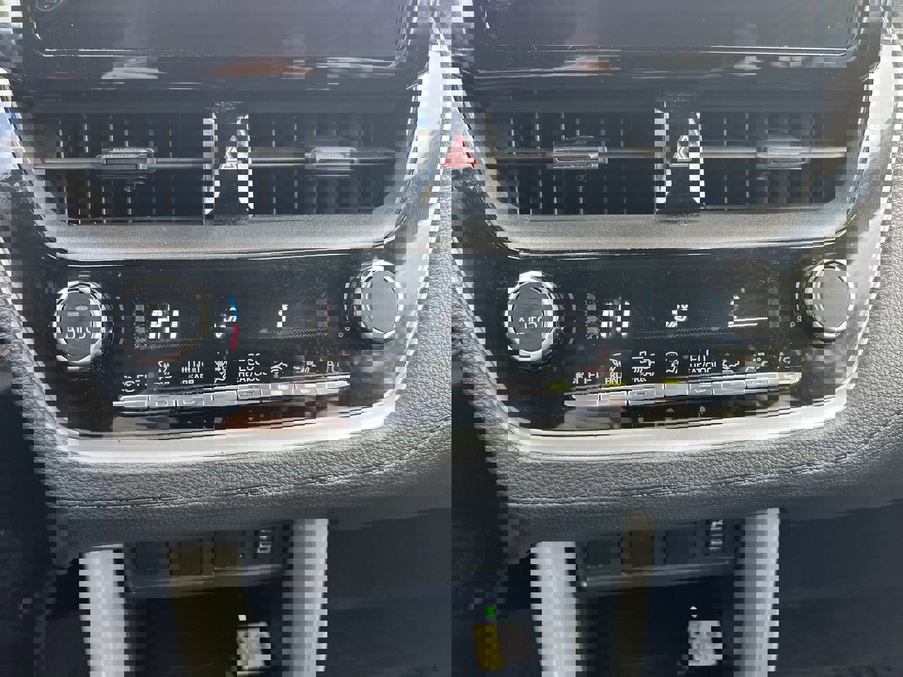 Used 2023 Toyota Corolla Cross LE image 29