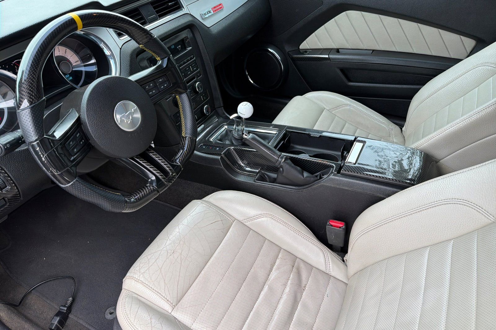 Used 2012 Ford Mustang GT Premium image 9