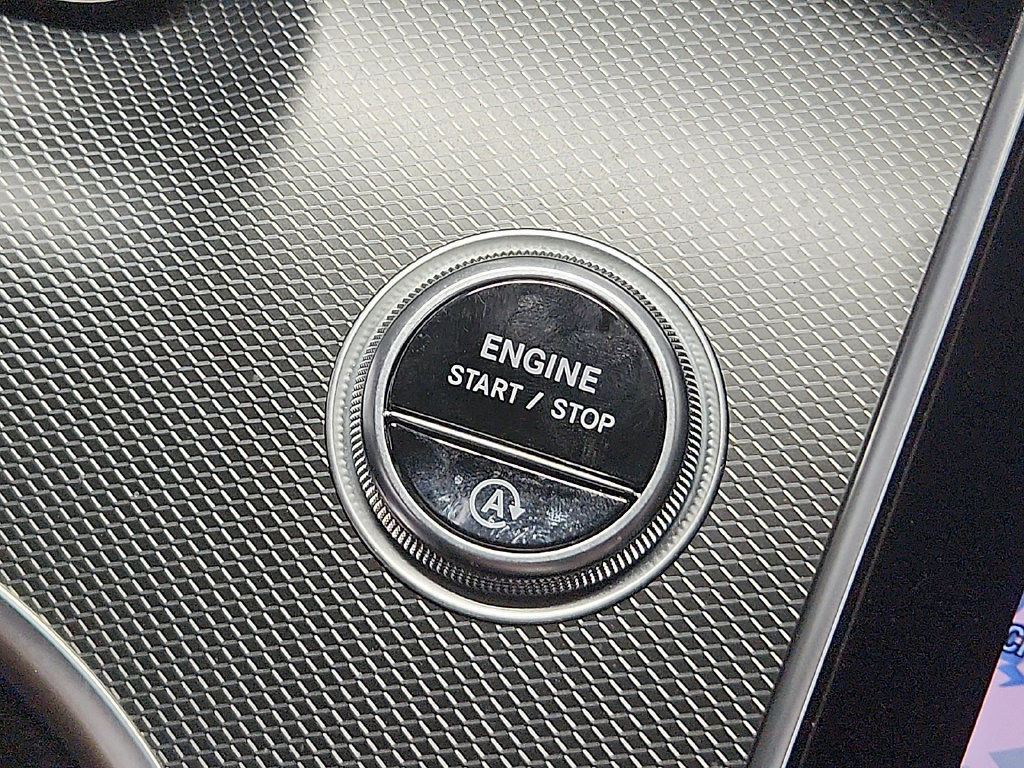 Used 2024 Mercedes-Benz CLE 300 4MATIC Coupe image 25