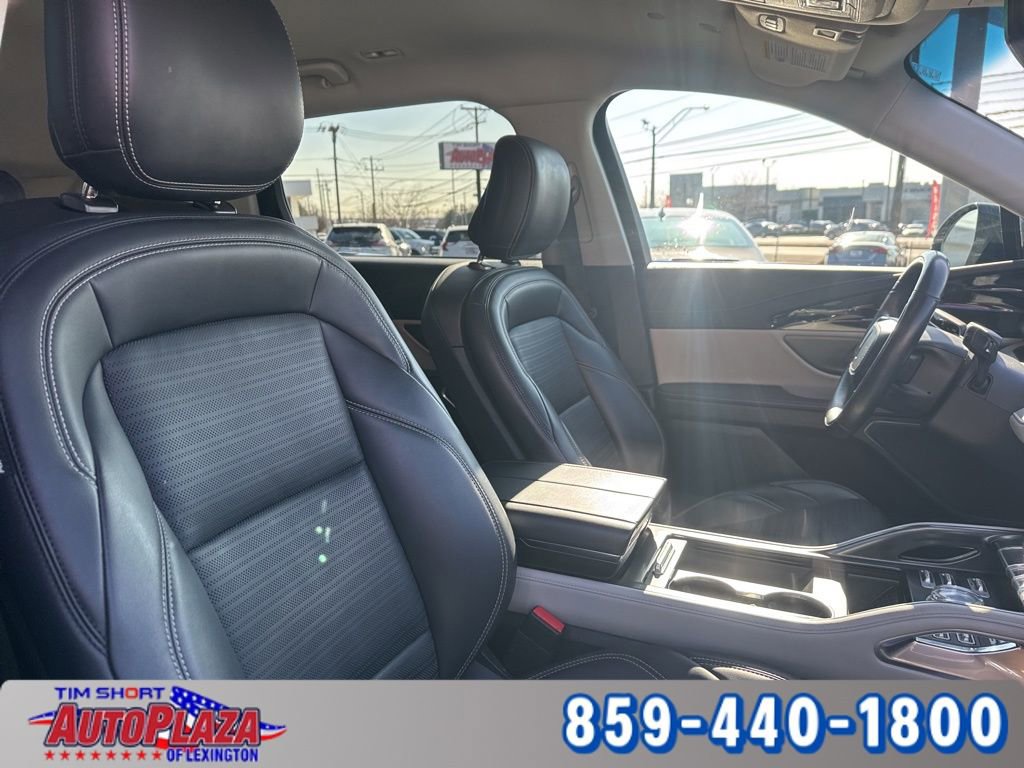 Used 2024 Lincoln Nautilus Reserve AWD/4WD image 32