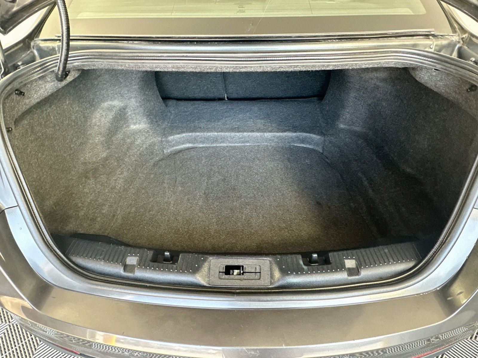 Used 2019 Ford Taurus SEL w/ Equipment Group 201A FWD image 25