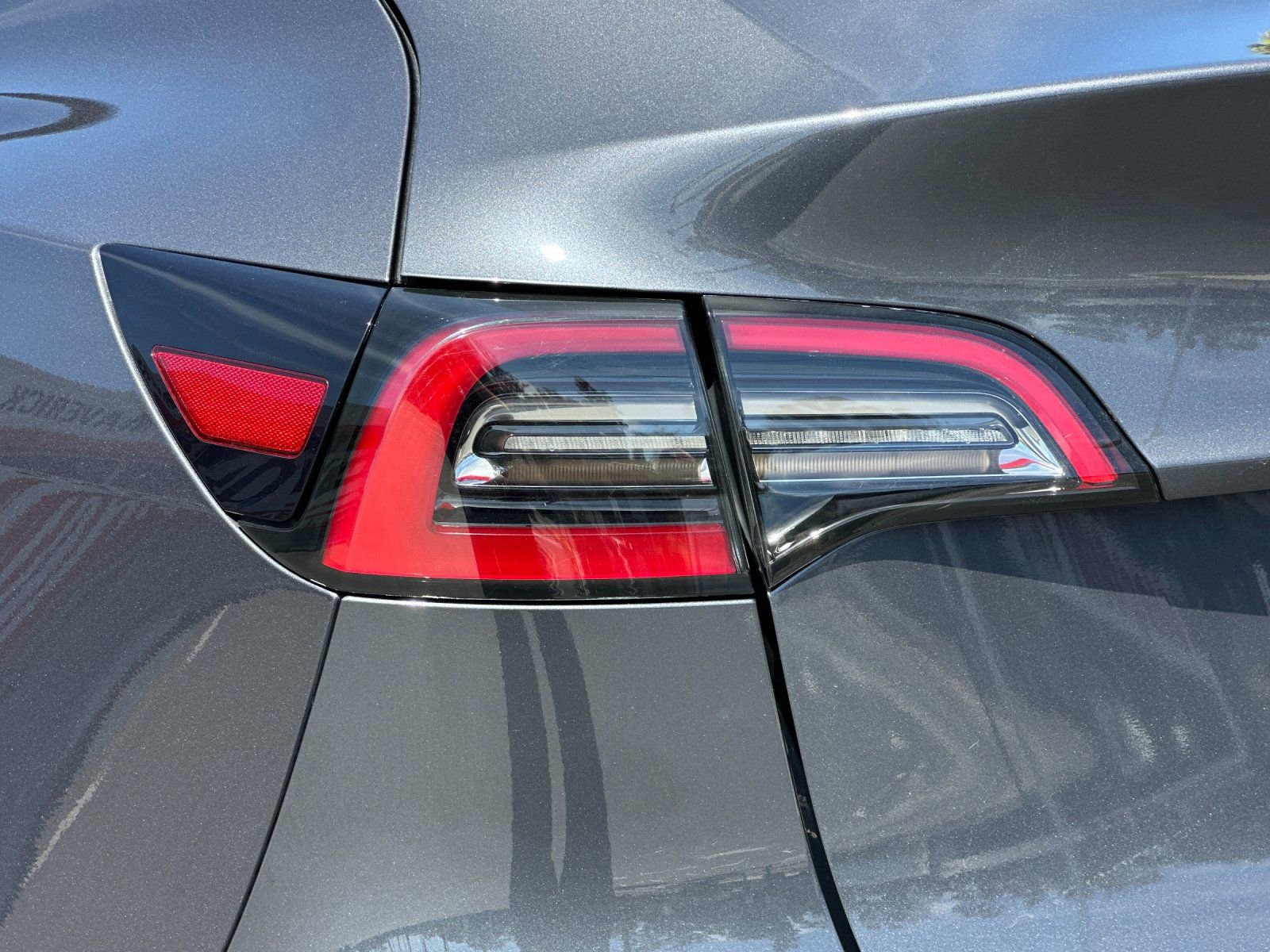 Used 2021 Tesla Model Y 2WD image 25