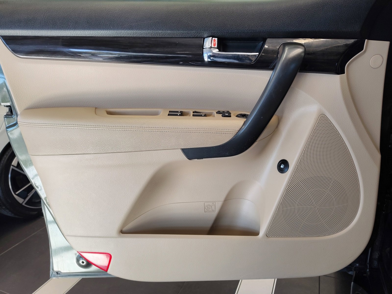 Used 2012 Kia Sorento LX w/ V6 Convenience Pkg image 27