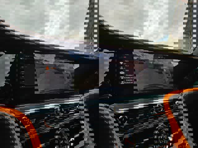 Used 2024 Bentley Flying Spur W12 image 32