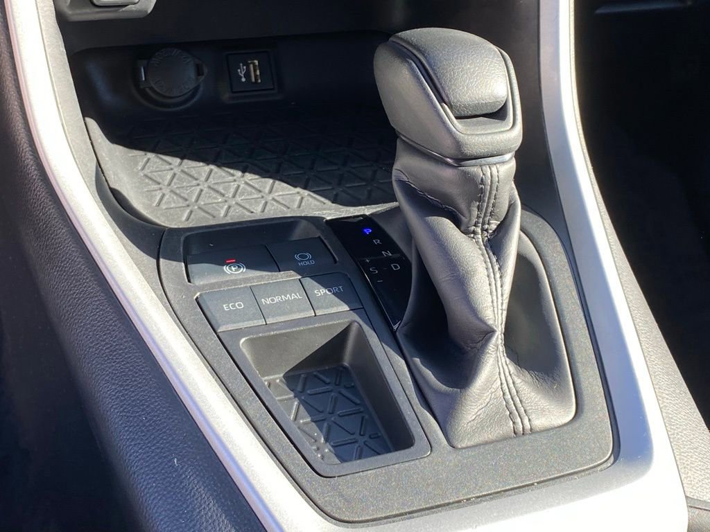 Used 2024 Toyota RAV4 XLE FWD image 19