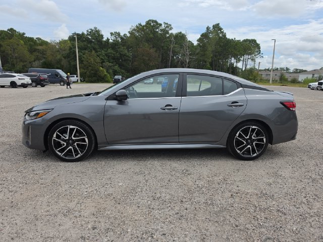 Used 2025 Nissan Sentra SR FWD image 5