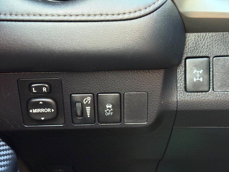 Used 2015 Toyota RAV4 XLE AWD/4WD image 29