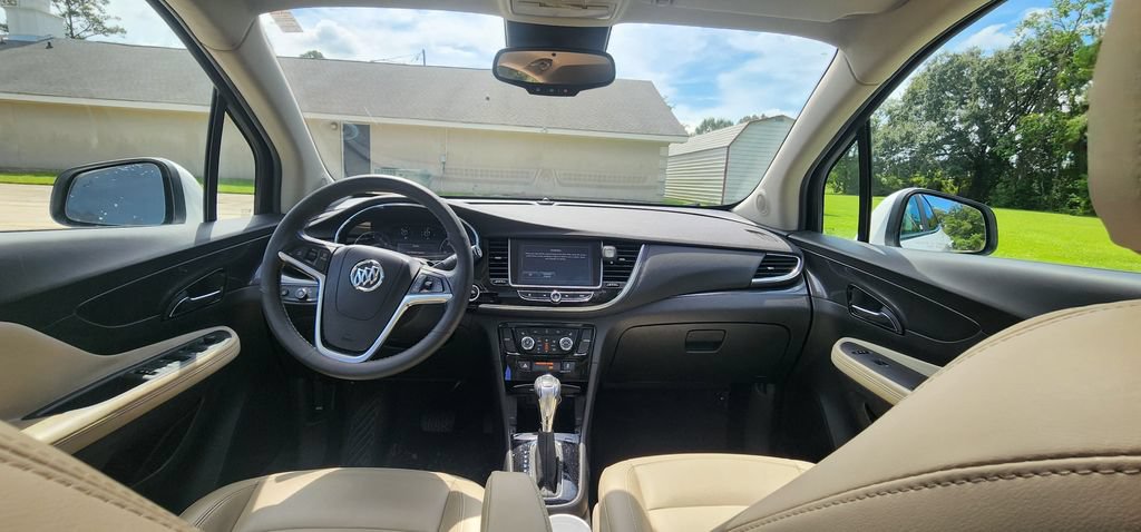 Used 2017 Buick Encore Essence w/ Experience Buick Package FWD image 19