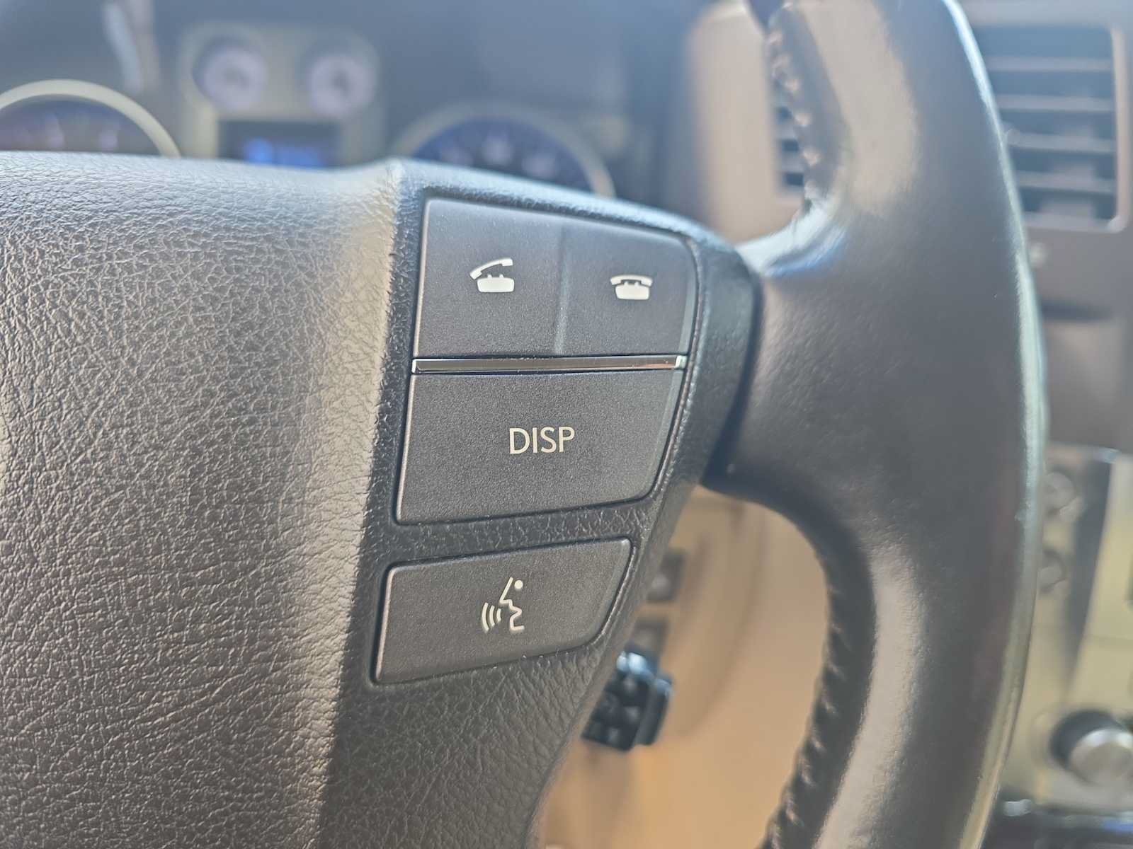 Used 2011 Lexus LX 570 4WD w/ Luxury Pkg image 26
