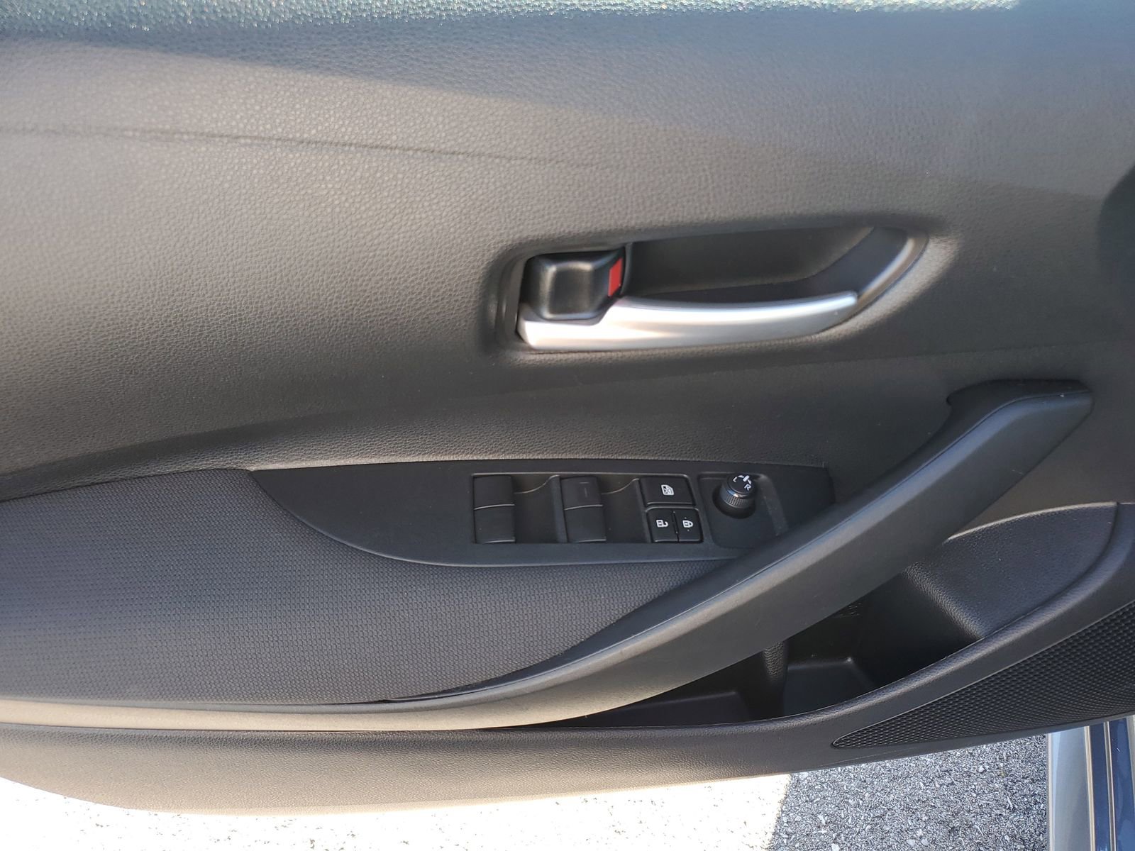 Certified 2021 Toyota Corolla LE w/ Carpet Mat Package (TMS) image 19