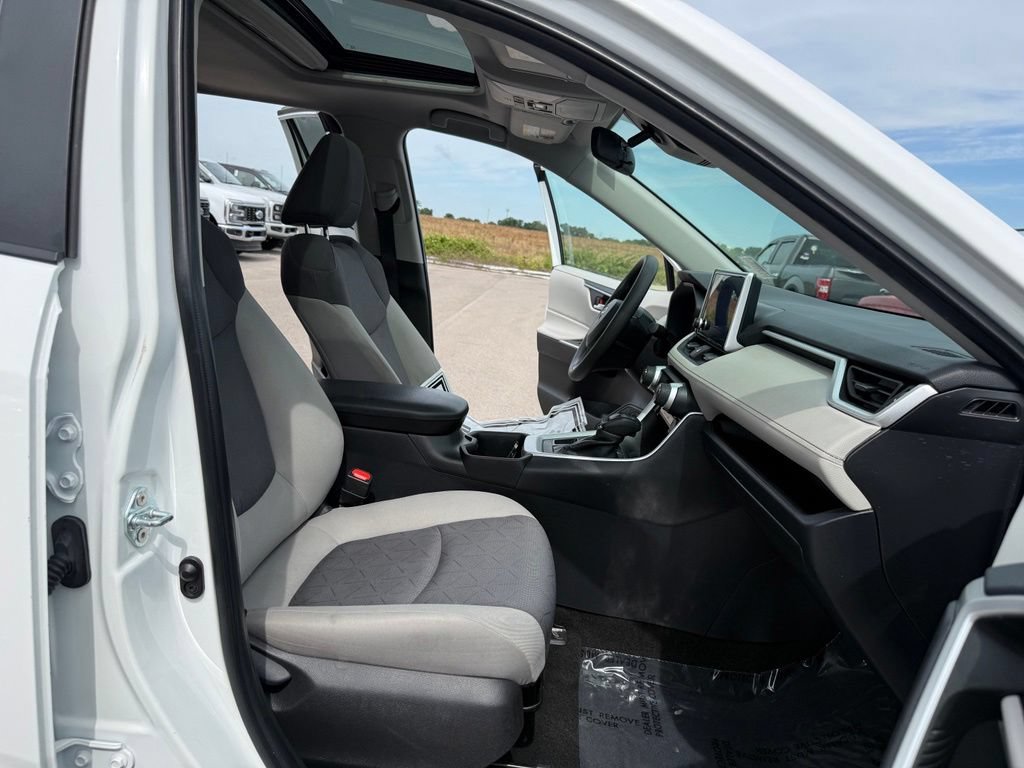Used 2025 Toyota RAV4 XLE w/ Convenience Package AWD/4WD image 16