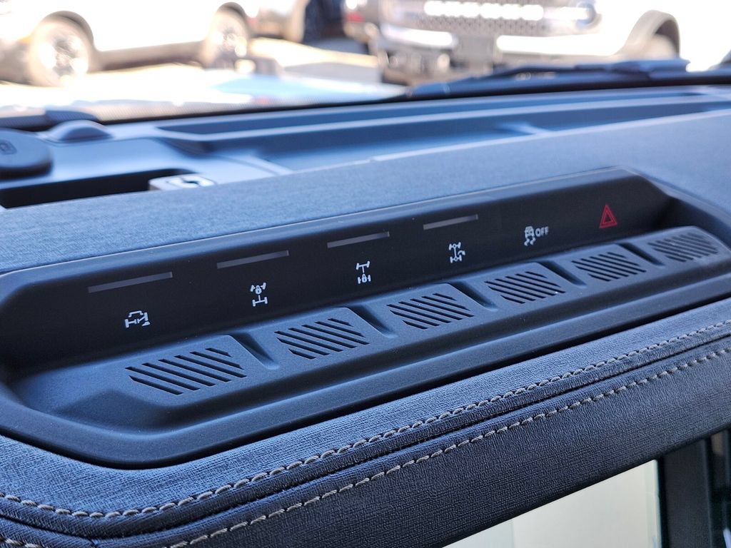 New 2025 Ford Bronco Badlands AWD/4WD image 25