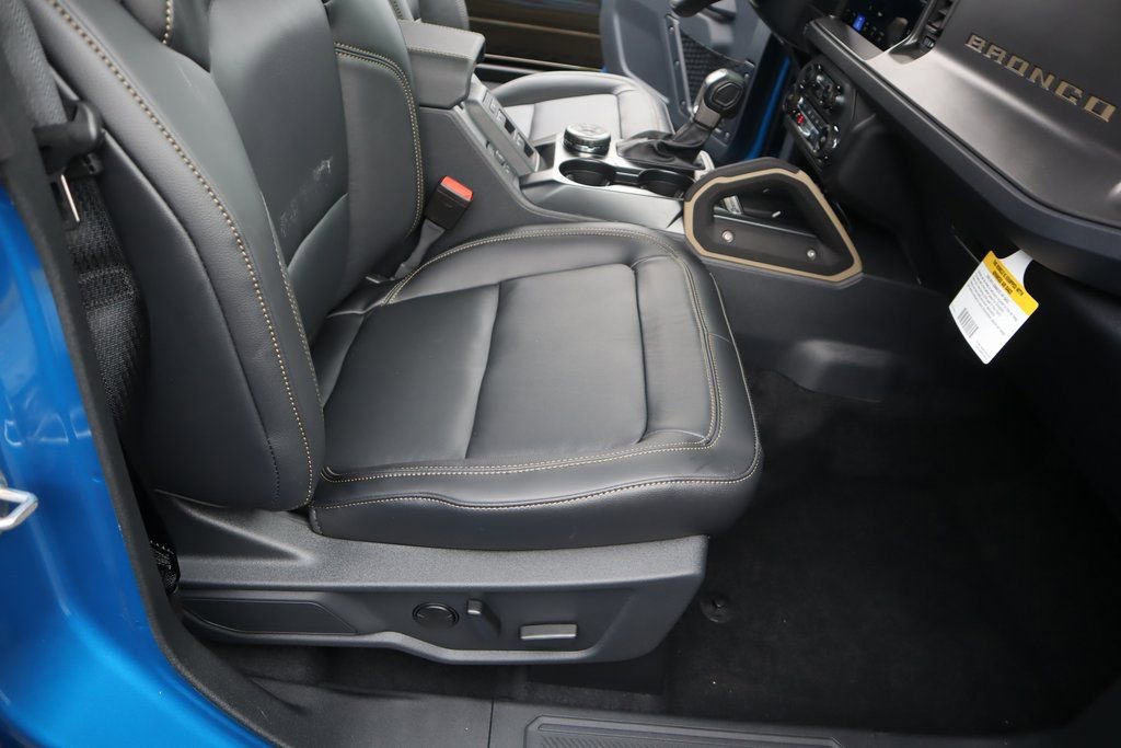 New 2025 Ford Bronco Badlands image 16