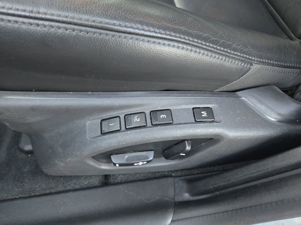 Used 2015 Volvo V60 T5 Premier image 14