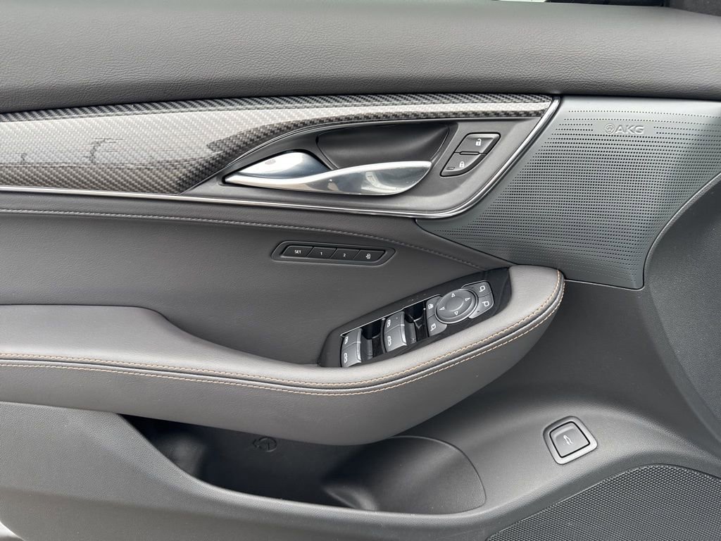 Used 2026 Cadillac CT5 V w/ Technology Package image 11