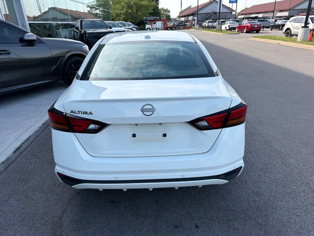 Used 2025 Nissan Altima 2.5 SV FWD image 5