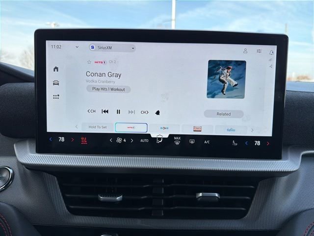 Used 2025 Ford Explorer ST image 29