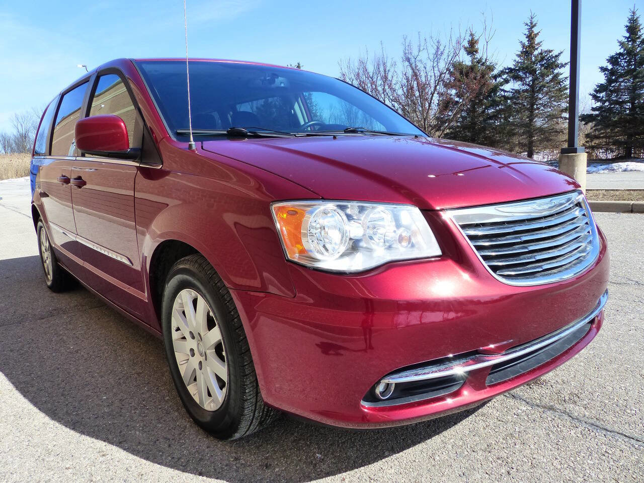 Used 2014 Chrysler Town & Country Touring image 11