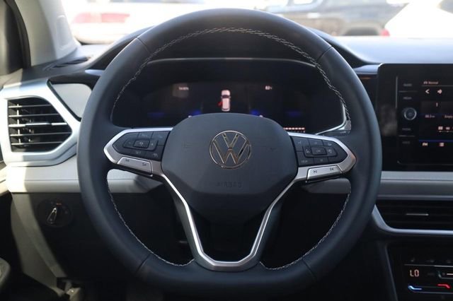 New 2026 Volkswagen Taos SE image 8