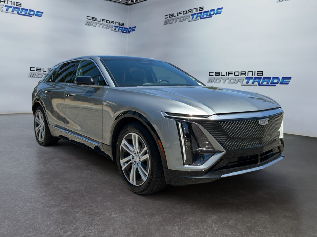 Used 2024 Cadillac Lyriq Tech w/ Driver Assist Package RWD image 3