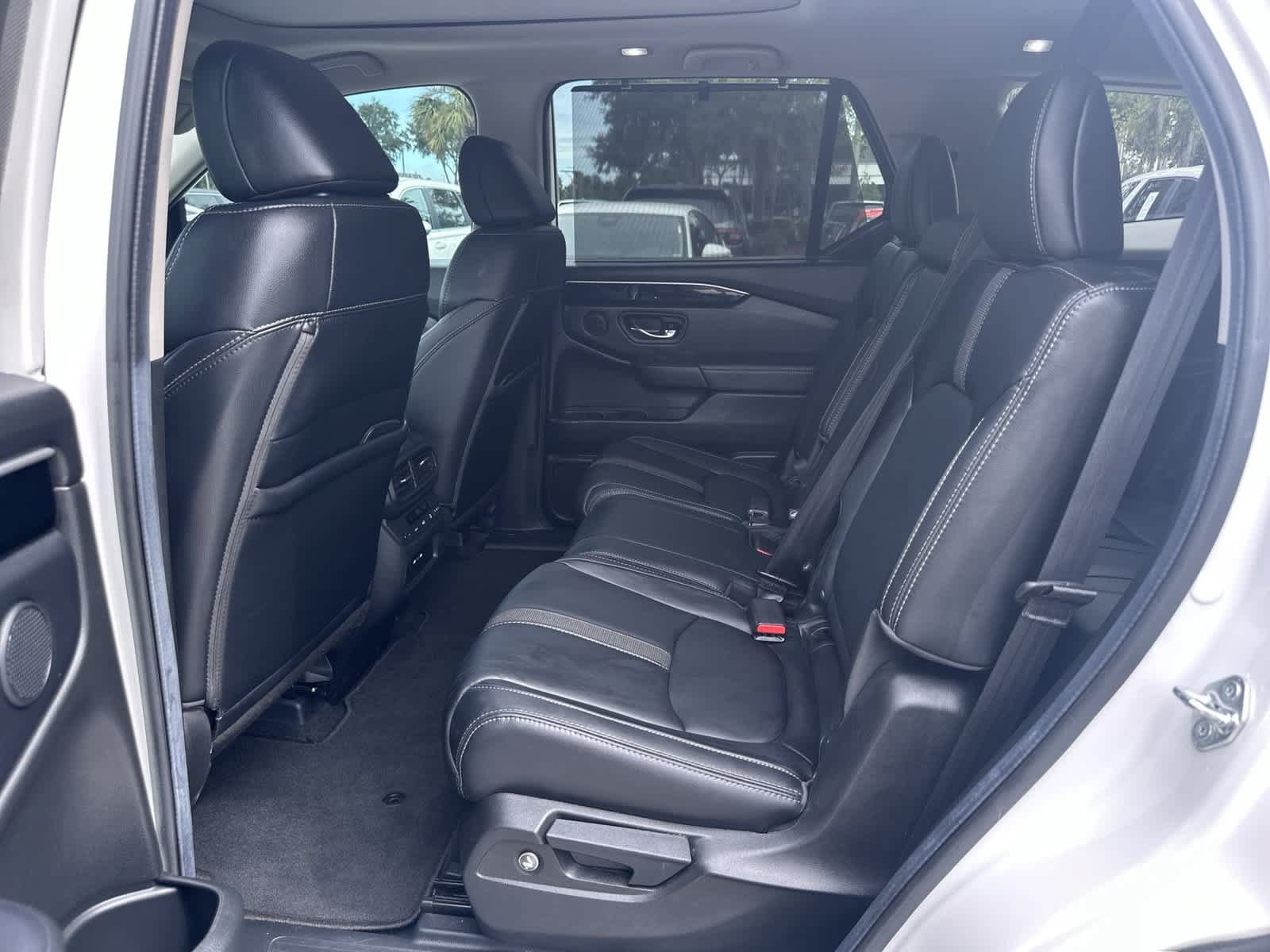 Used 2025 Honda Pilot Touring image 14