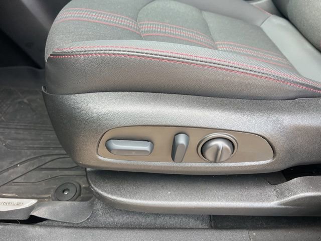 Used 2022 Chevrolet Equinox RS w/ LPO, Floor Liner Package image 15