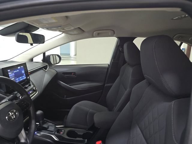 Used 2022 Toyota Corolla LE FWD image 3