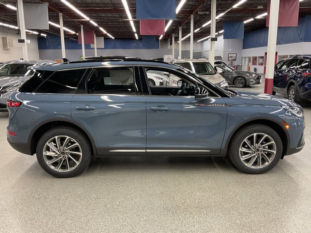 New 2026 Lincoln Corsair Premiere image 4