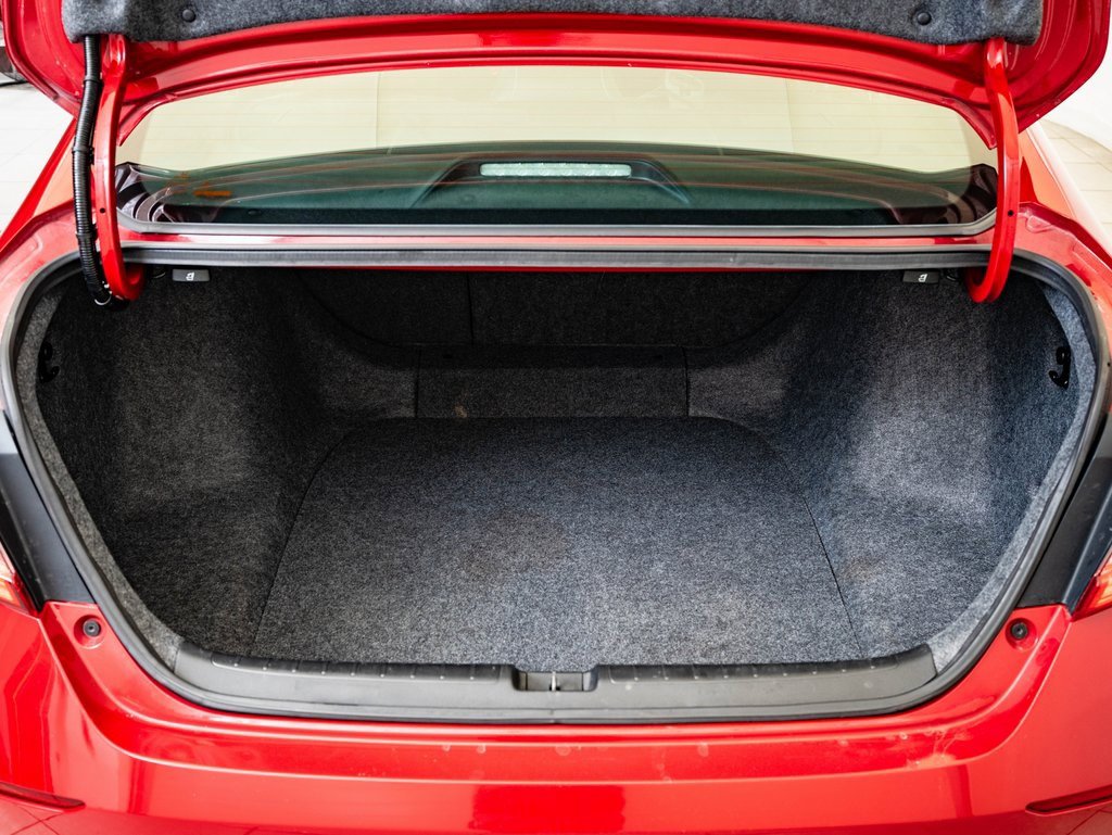 Used 2018 Honda Accord Sport image 16