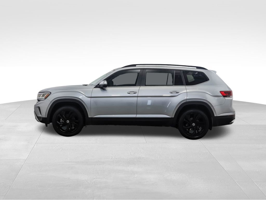 Used 2023 Volkswagen Atlas SE w/ Panoramic Sunroof Package image 2