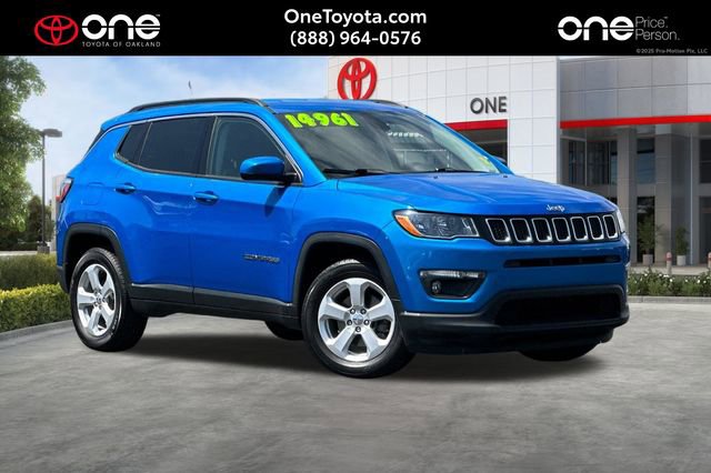 Used 2019 Jeep Compass Latitude w/ Popular Equipment Group FWD image 1