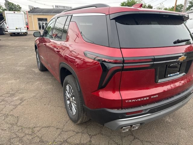 New 2026 Chevrolet Traverse LT w/ Driver Confidence Package AWD/4WD image 4