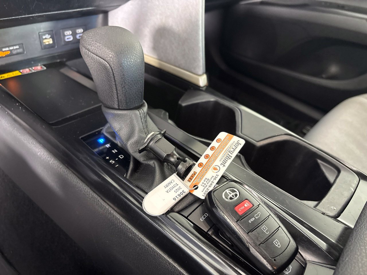 Used 2025 Toyota Camry LE w/ Convenience Package FWD image 19