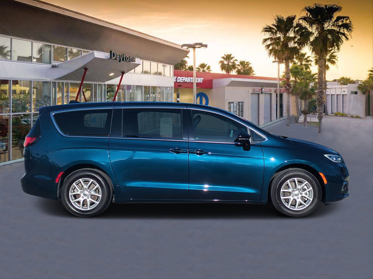 Certified 2025 Chrysler Pacifica Select image 2
