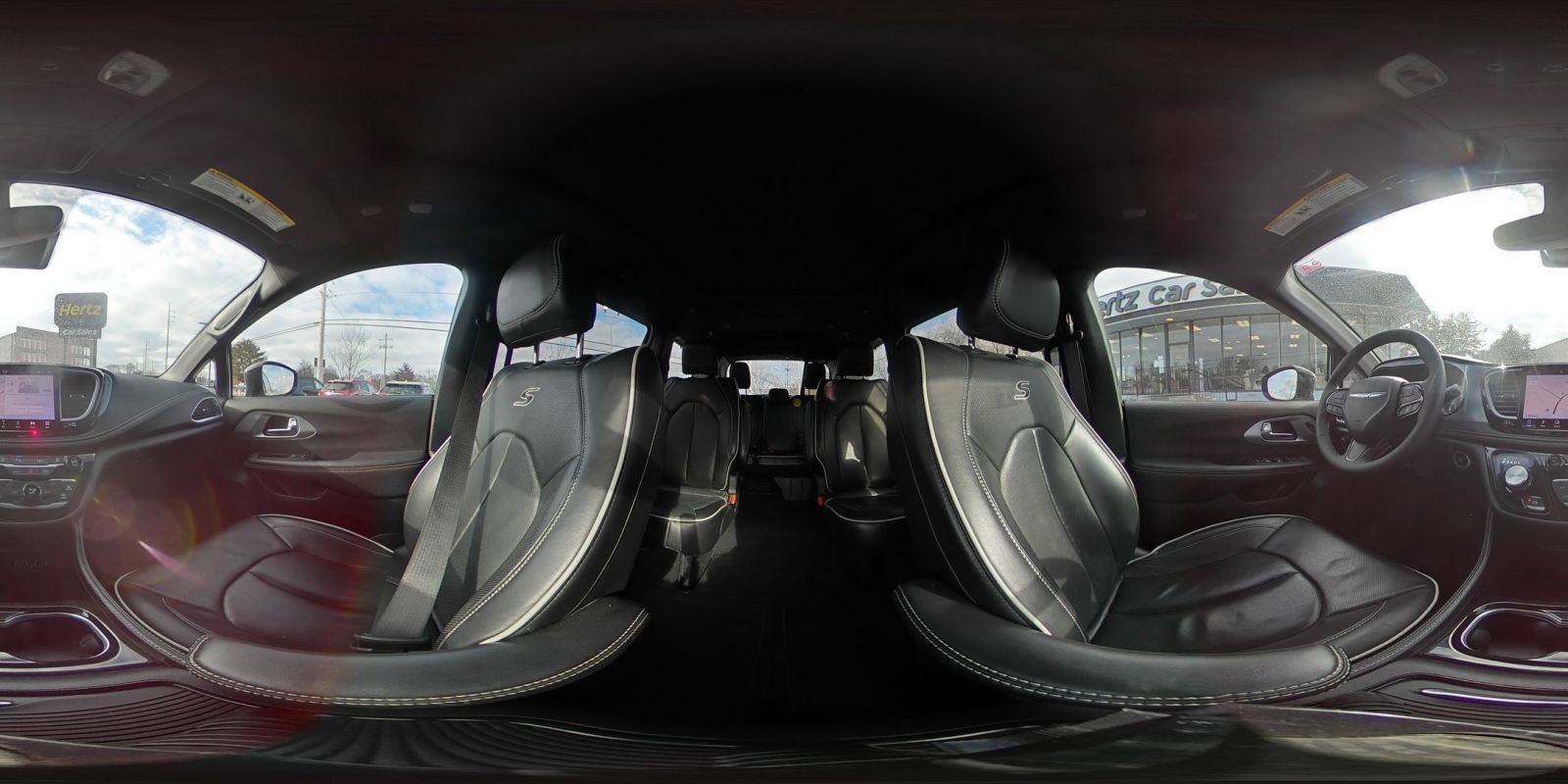 Used 2025 Chrysler Pacifica Limited image 44