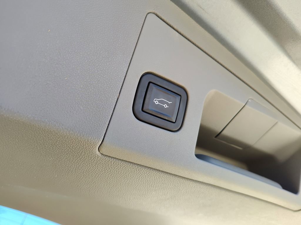 Used 2024 Cadillac XT5 Premium Luxury w/ Technology Package image 7