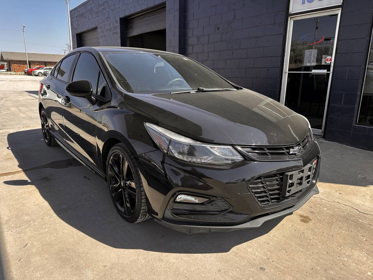 Used 2018 Chevrolet Cruze LT w/ Convenience Package image 2