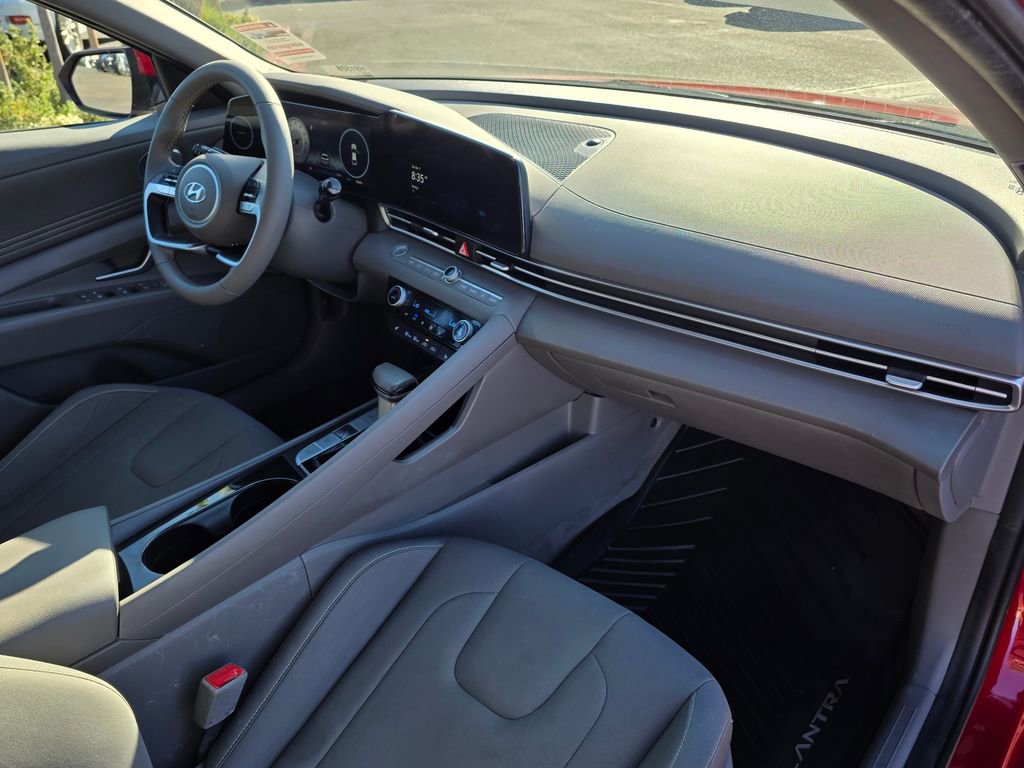 Certified 2023 Hyundai Elantra SEL w/ Convenience Package image 9