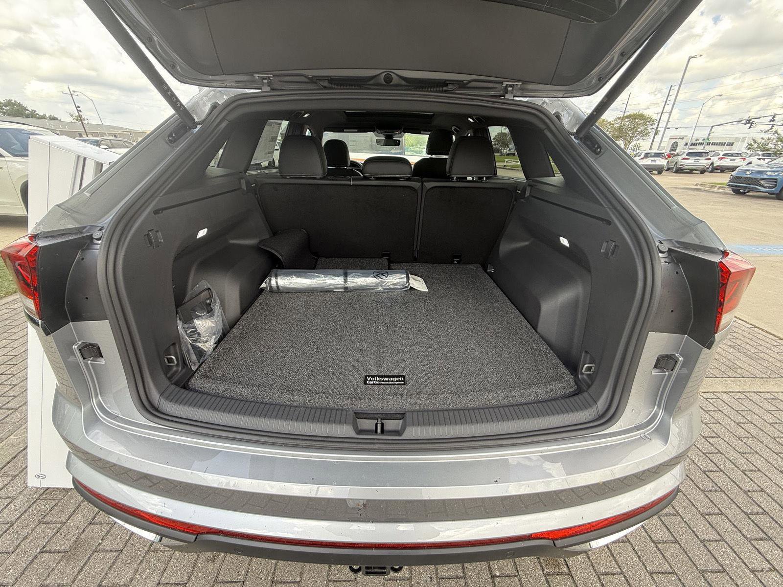 New 2026 Volkswagen Atlas Cross Sport SE image 10