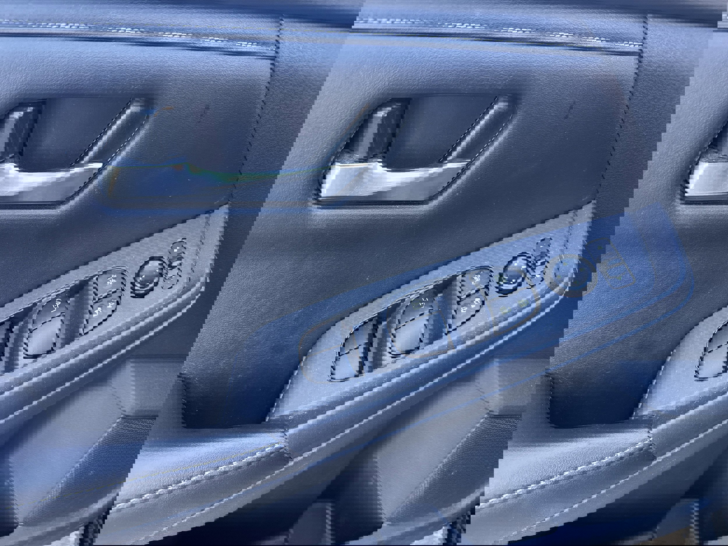 Used 2024 Nissan Sentra SV FWD image 7