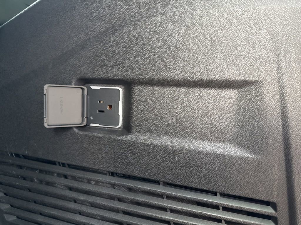 Used 2023 GMC Yukon SLT image 53