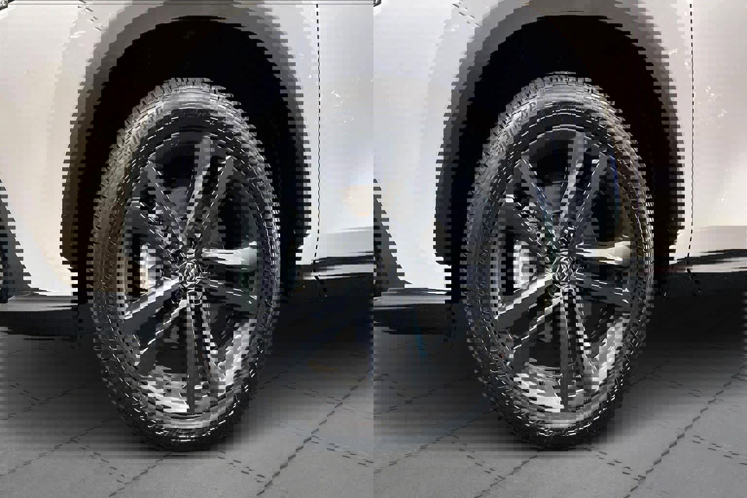 Used 2024 Lexus NX 450h+ Luxury w/ Vision Package image 10