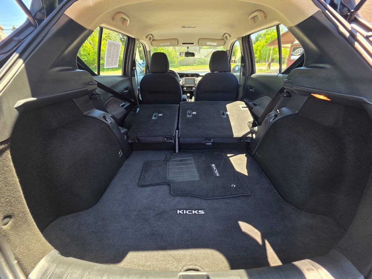 Used 2019 Nissan Kicks SV FWD image 24