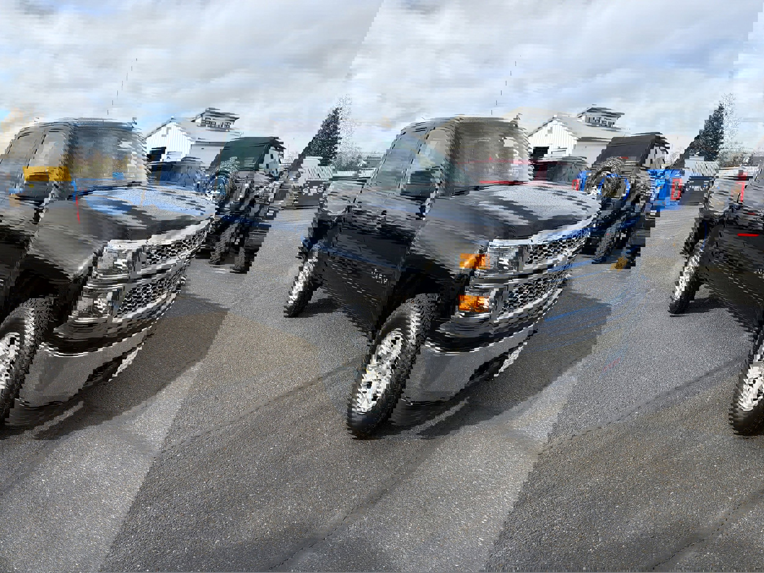 Used 2015 Chevrolet Silverado 1500 LT w/ Trailering Package image 3