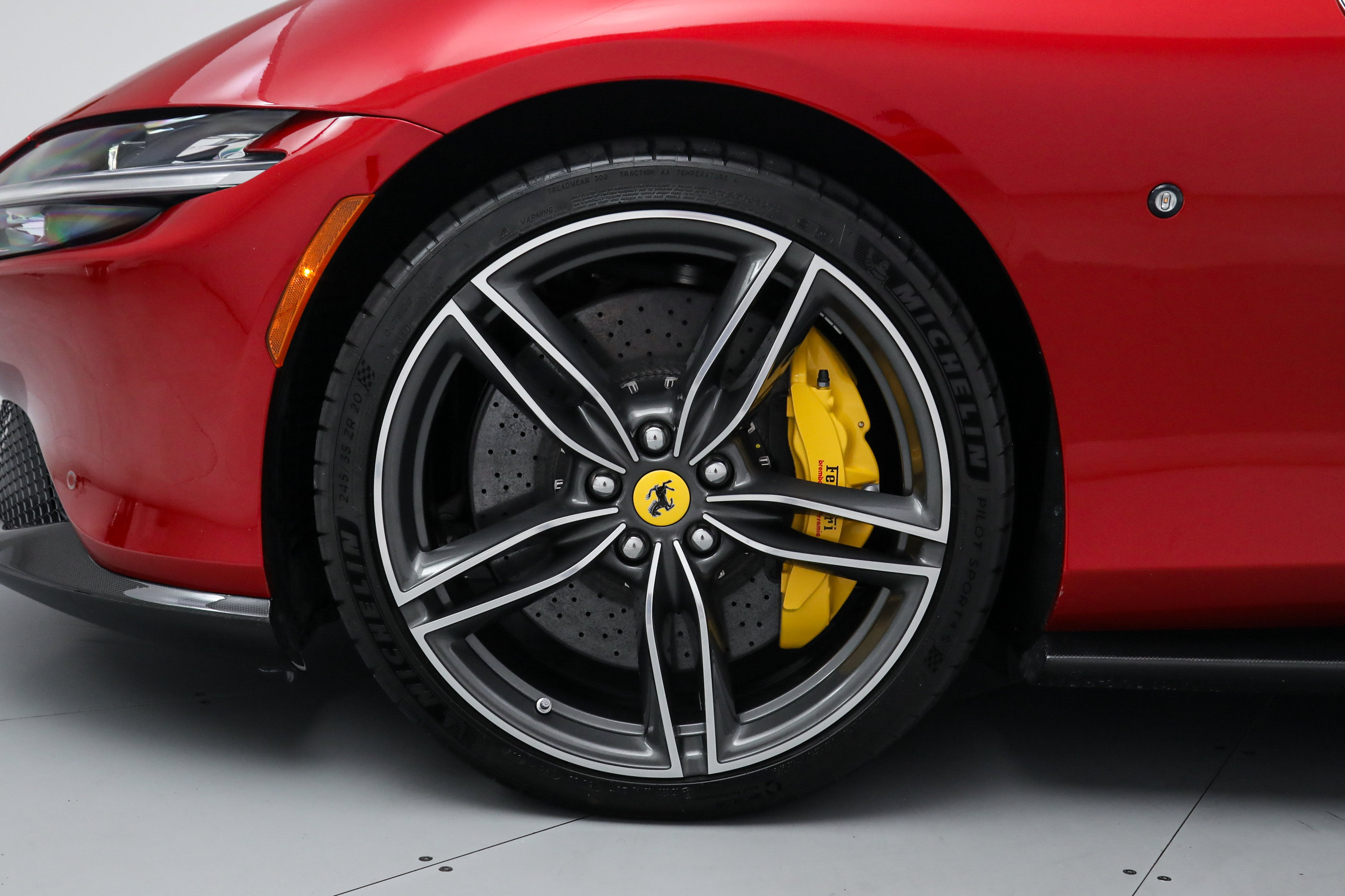 Certified 2025 Ferrari Roma Spider RWD image 45