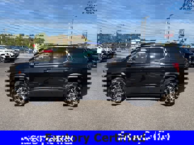 Certified 2023 GMC Acadia SLT w/ Preferred Package image 4