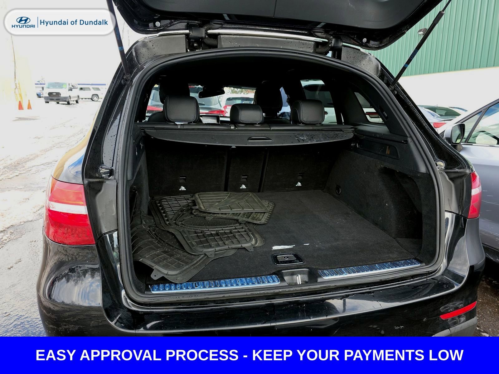 Used 2019 Mercedes-Benz GLC 300 4MATIC w/ AMG Line image 11